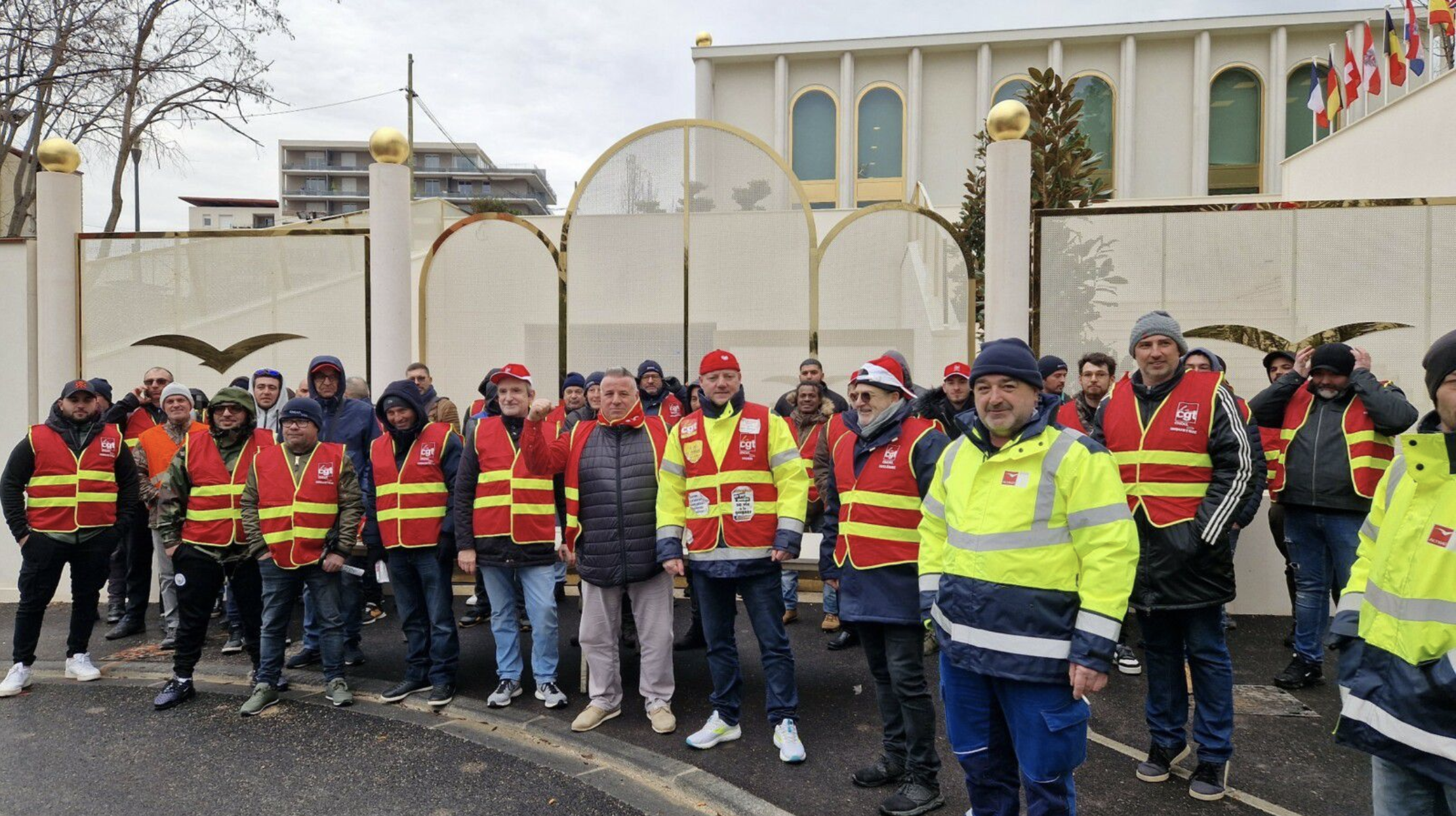 Des militants de la CGT Endel manifestent devant le siège de la société Altrad, à Montpellier, le 7 février dernier. Image :  cgt-endel-gdf-suez.com