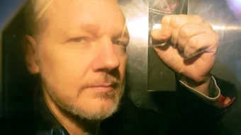 La persécution de Julian Assange continue : Londres approuve l’extradition vers les États-Unis