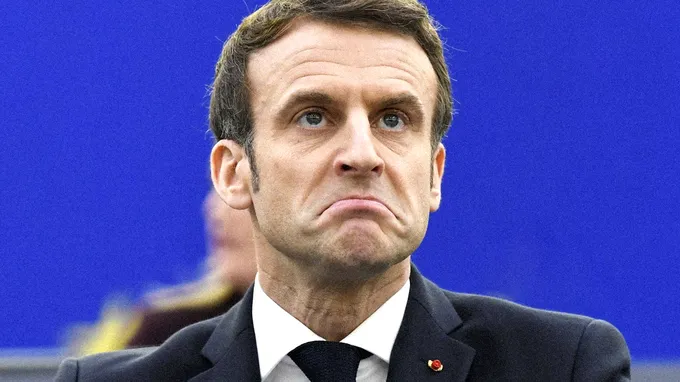 E. Macron : Le Méprisant de la République