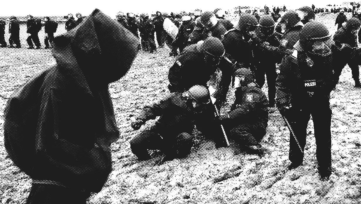 Un flic dans la boue, un buzz mondial et un moine anarchiste au tribunal